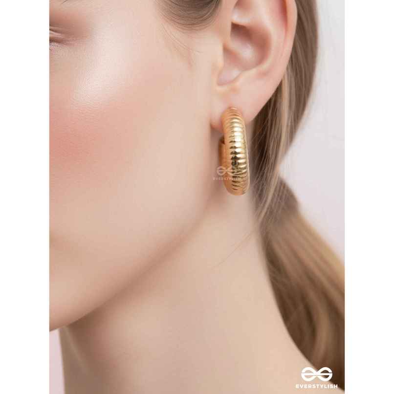 Everstylish Sunlit Harmony - Statement Golden Earrings | JEW1106990