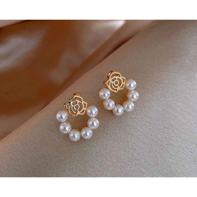 Estailo Fashion Women's Pearlfect Drop Earrings | Lightweight Statement Jewellery | E0001353