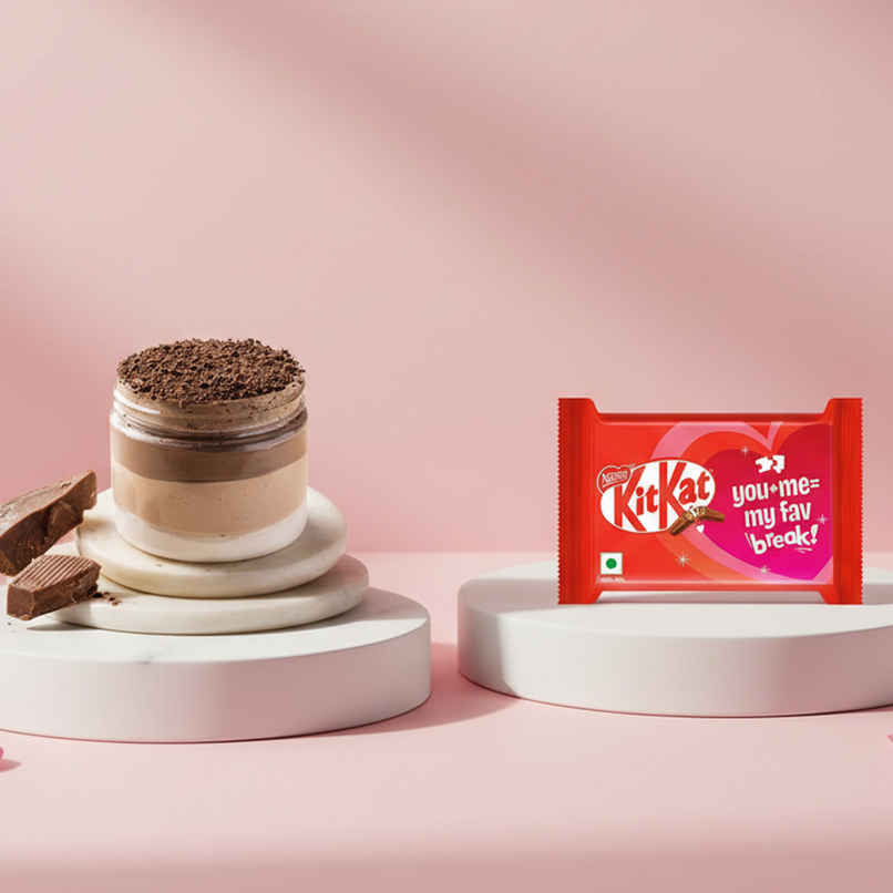 Triple Chocolate Mousse + Nestle KitKat 4F Choco Wafer Bar, Valentines Pack Triple Chocolate Mousse + Nestle KitKat 4F Choco Wafer Bar, Valentines Pack