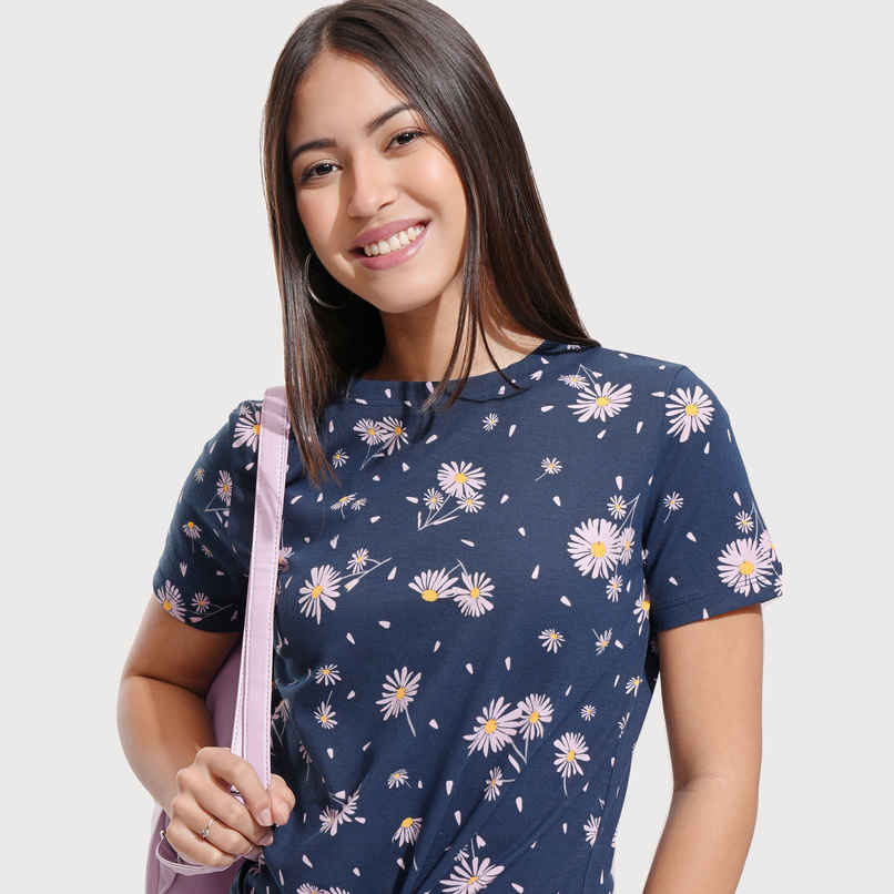 Tokyo Talkies Women's Navy Floral Printed Front Tie Up Crop Top | Blue - S Tokyo Talkies Women's Navy Floral Printed Front Tie Up Crop Top | Blue - S