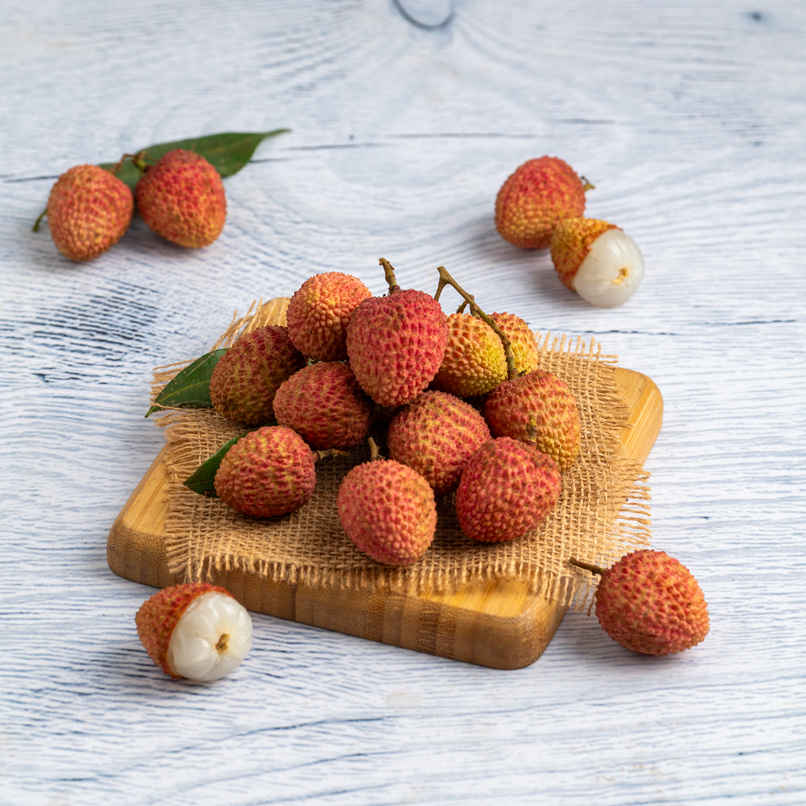 Litchi (Muzaffarpur) - without stems & leaves Litchi (Muzaffarpur) - without stems & leaves