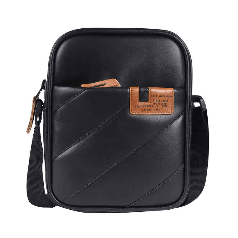 Gear Pleat Messenger - Black Black