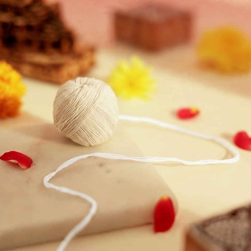 White thread | Happy Mail White thread | Happy Mail