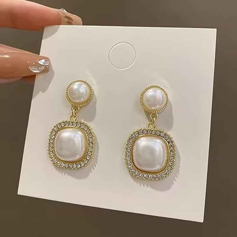 Beautynx Vintage Pearl Square Earrings | Gold | BNX-EAR-0079 Beautynx Vintage Pearl Square Earrings | Gold | BNX-EAR-0079