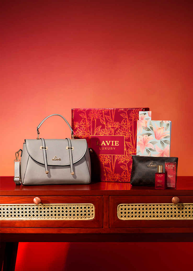 Lavie Scarlet Handbag 1 Women Gift Set Lavie Scarlet Handbag 1 Women Gift Set