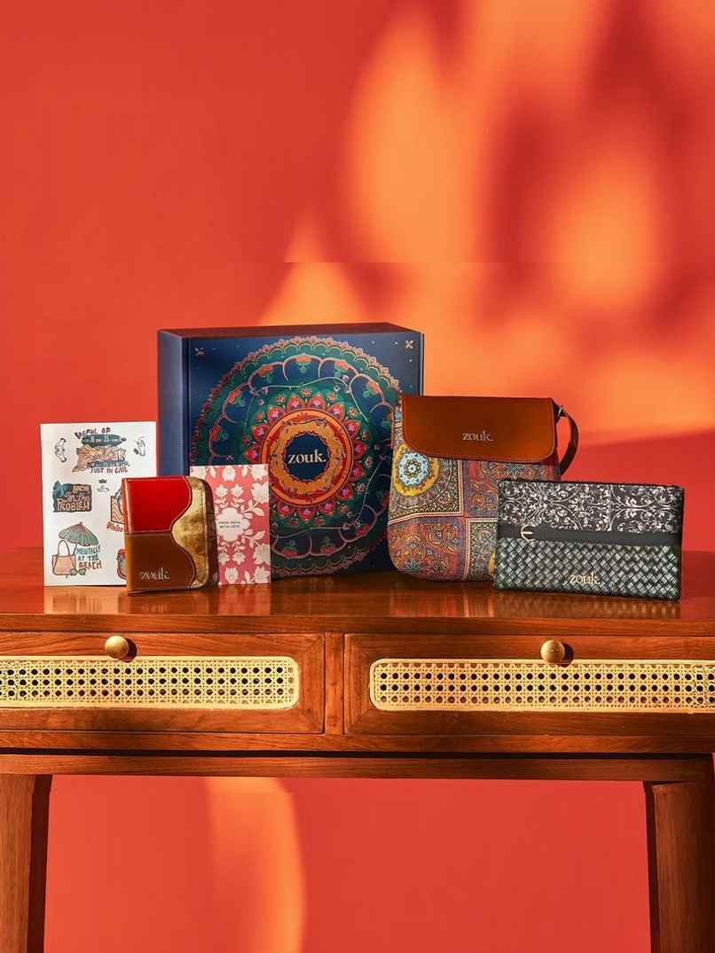 Zouk Mandala Getaway Tapestry Gift Box for Women