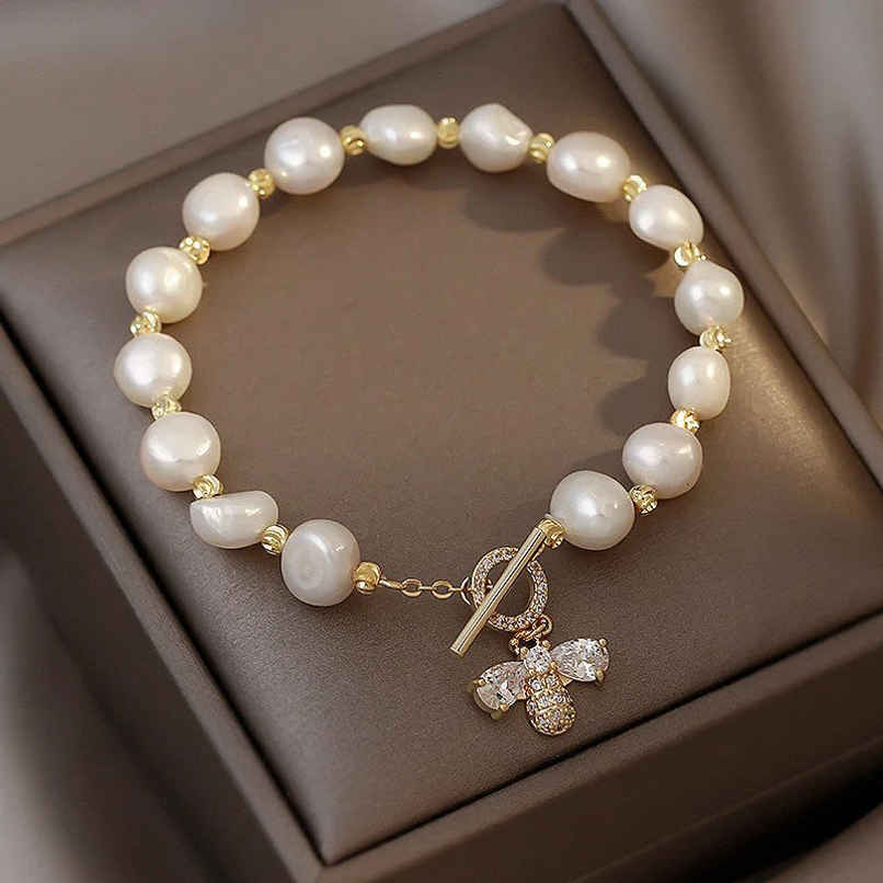 Just Lil Things Honey Bee Pendant Interlocked White - Beads Bracelets | Jltb0386
