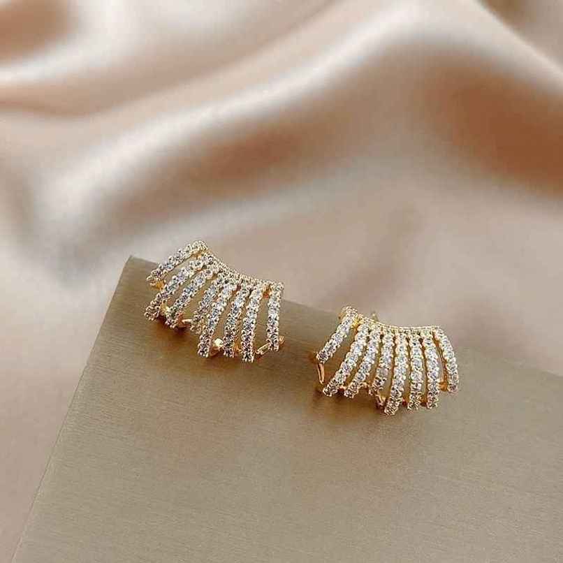 Beautynx Radiant Wave Spark Earrings | Gold | BNX-EAR-0053