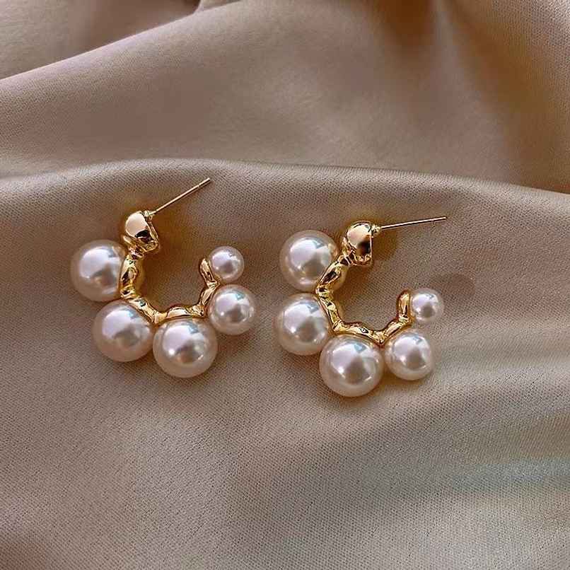 Beautynx Pearl Cluster Loop Earrings | Gold | BNX-EAR-0061 Beautynx Pearl Cluster Loop Earrings | Gold | BNX-EAR-0061