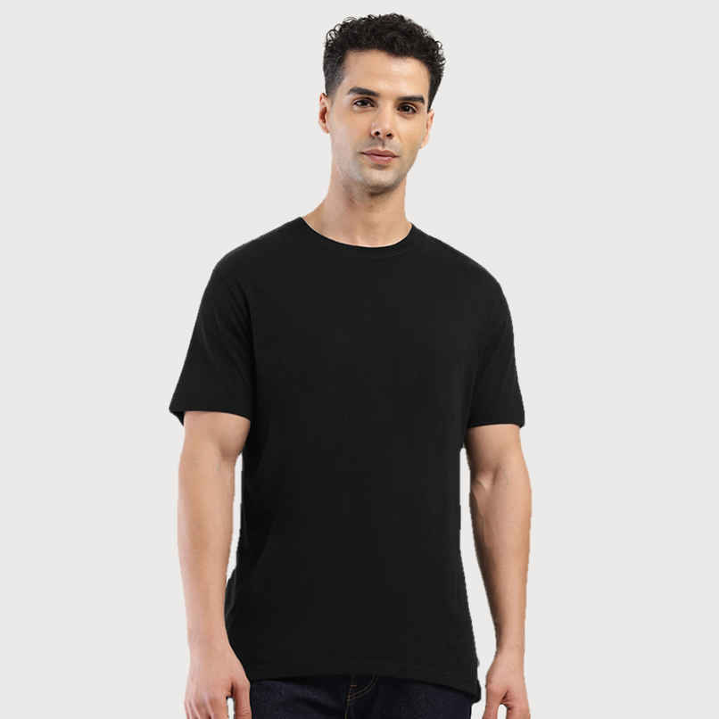 Levi's Men's 100% BCI Cotton Round Neck T-shirt | Black - S Levi's Men's 100% BCI Cotton Round Neck T-shirt | Black - S