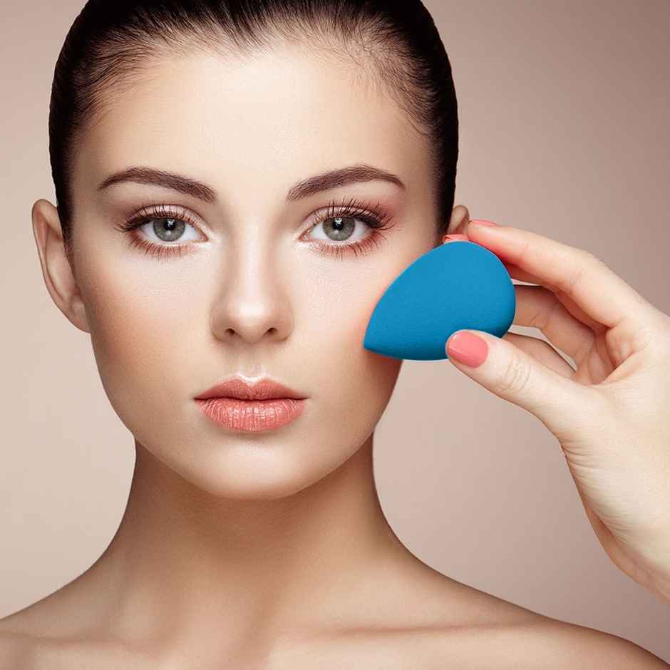 Jaquline USA Regular Beauty Blender Blue