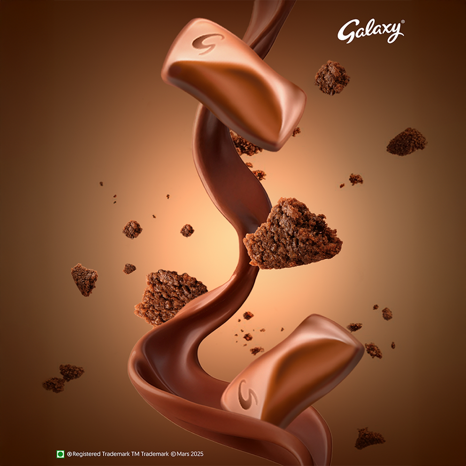 Galaxy Cookie Crumble Chocolate Bar For Gifting (50g) & Floweraura 3 Pink Roses In Pink Paper (500g) Combo  