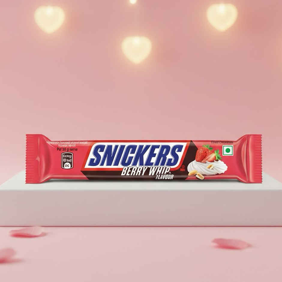 Snickers Berry Whip Creamy Peanut Chocolate Bar