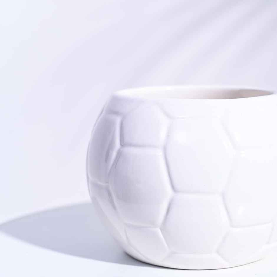Uagoo Football Ceramic Pot (White)