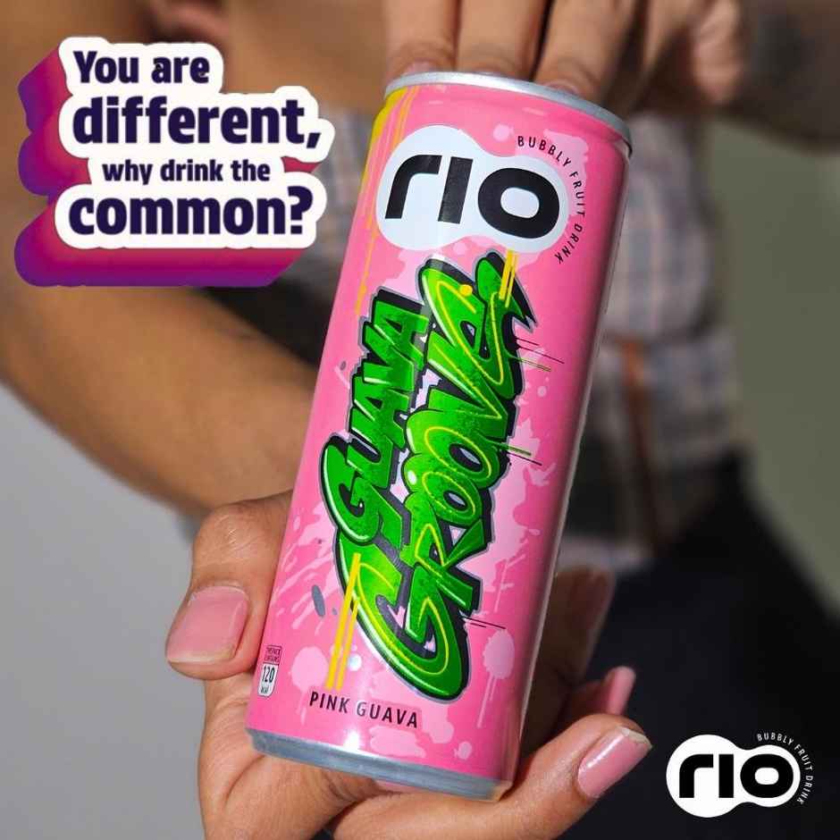 RIO Pink Guava Bubbly Fruit Drink Can Combo