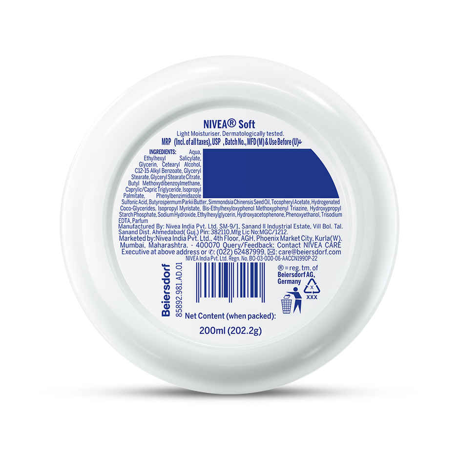 Nivea Soft Daily UV Light Moisturising Cream With SPF-15