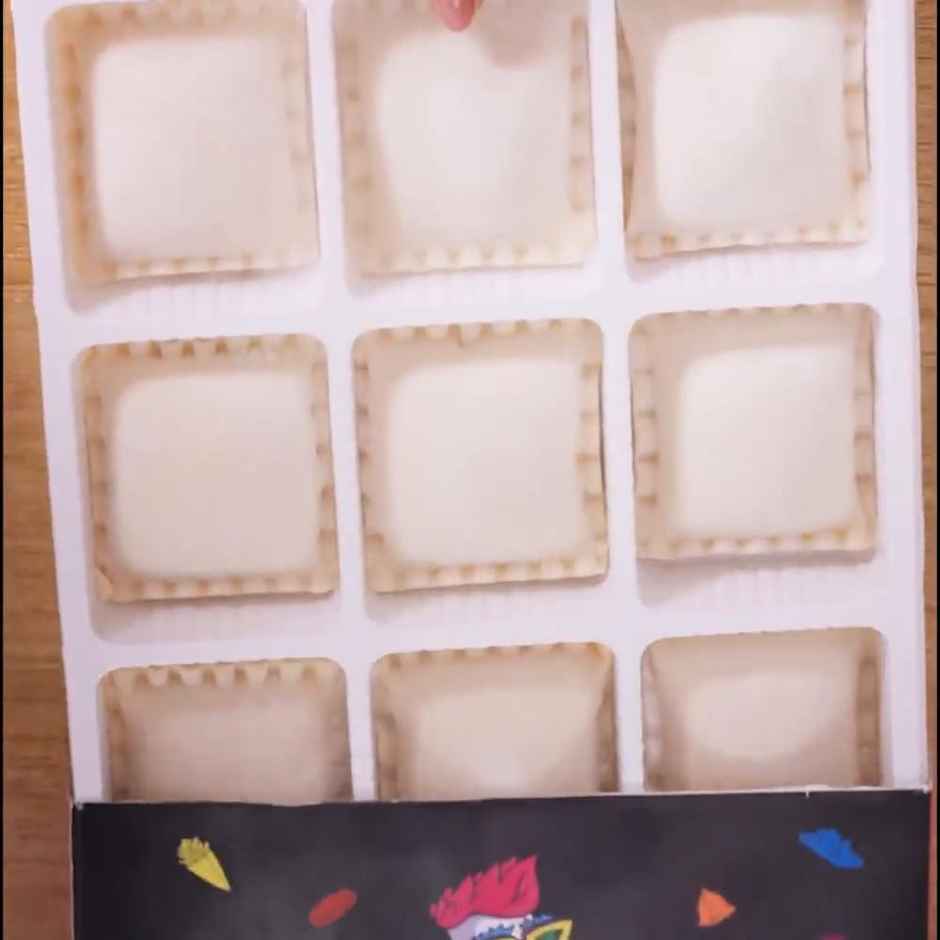 HyFun Puffets Zingy Schezwan, Spicy Puff | Frozen