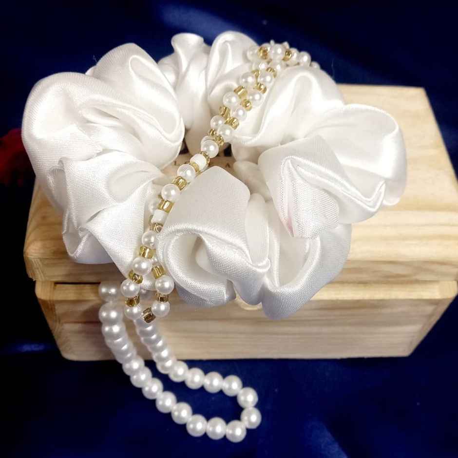 Satin Scrunchies | Assorted | Se7en | Soft & Stylish