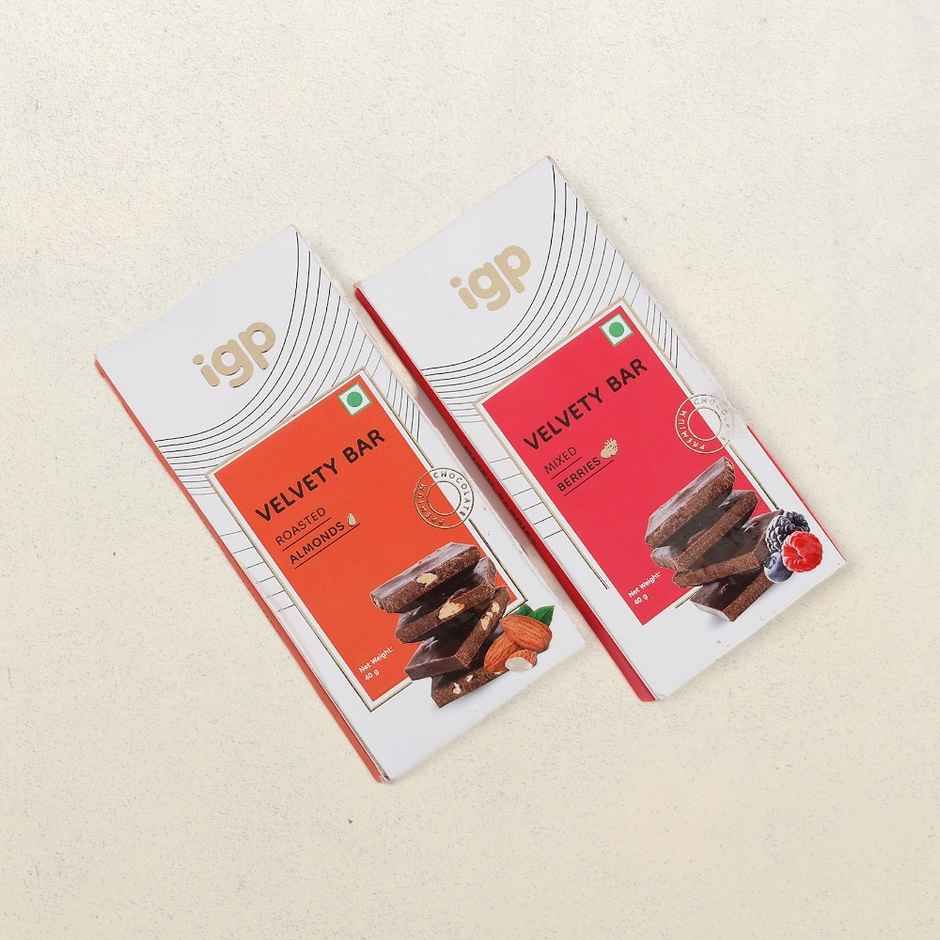 Reindeer Hamper (Velvety Bar Mixed Berries 45G,Velvety Bar Roast Almond 45G,