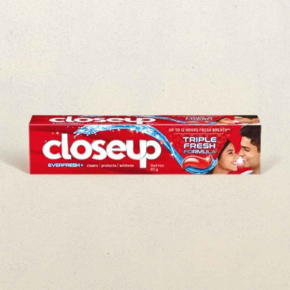 Closeup Triple Fresh Formula Red Hot
