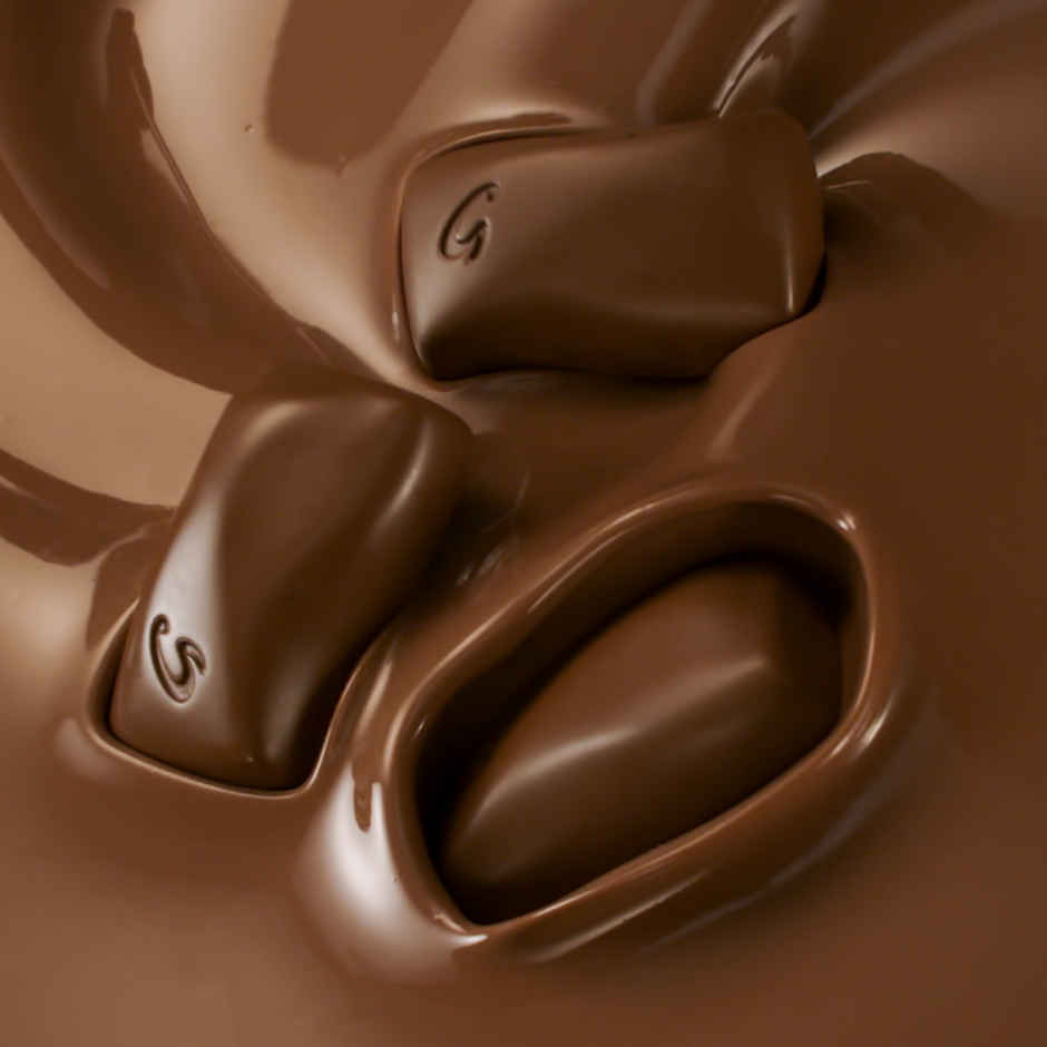 Galaxy Smooth Milk Chocolate Bar Loaded with the Goodness of Milk & Cocoa Combo