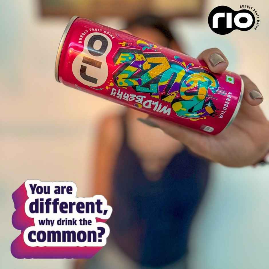 RIO WildBerry Bubbly Fruit Drink Can | Sweet & Fizzy Combo 