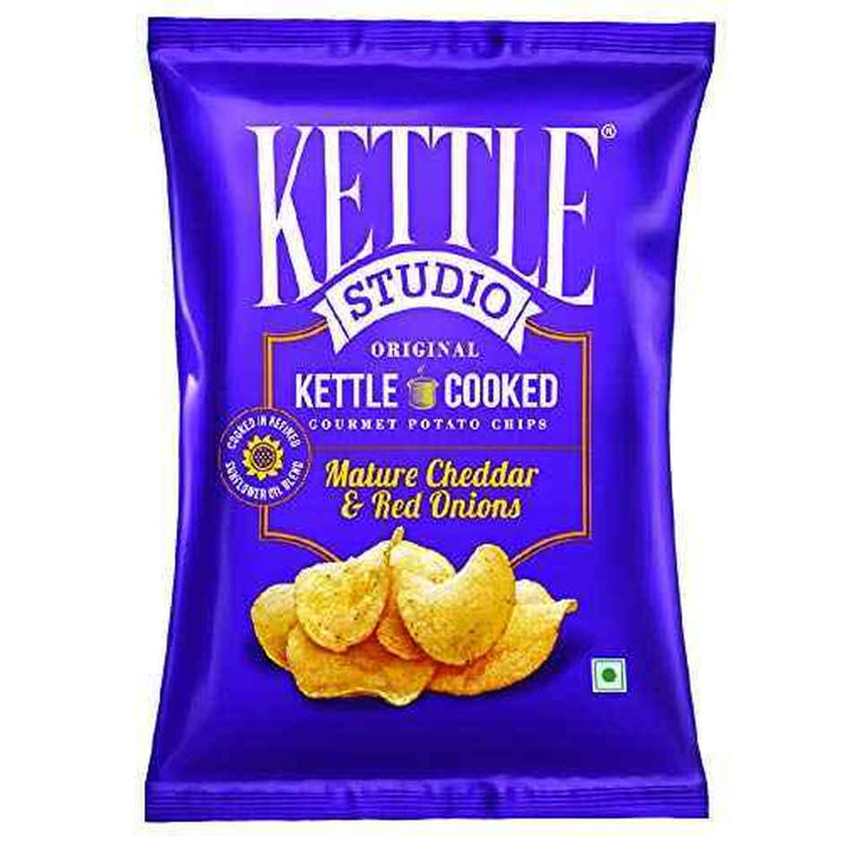 Kettle Studio Mature Cheddar & Red Onions Potato Chips