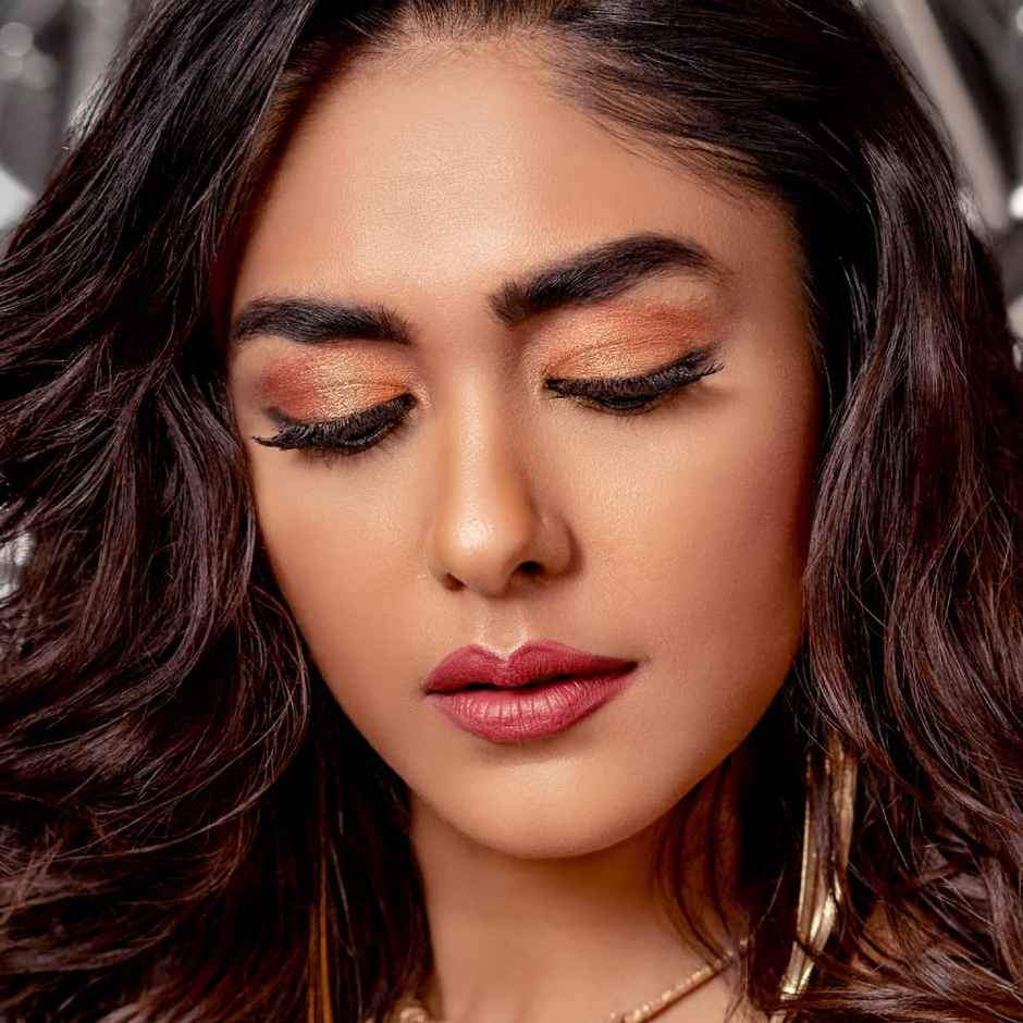 Lakme Glitterati Chroma Chic Eye Shadow Palette | Sundowner