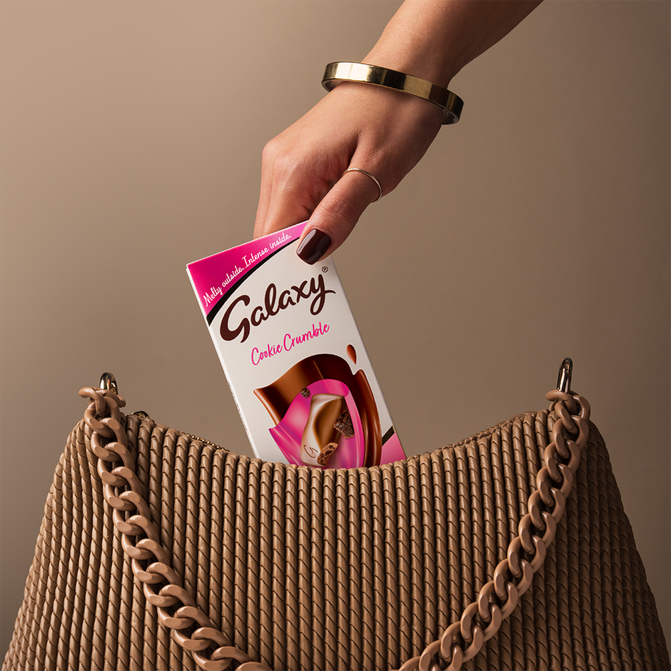 Galaxy Cookie Crumble Milk Chocolate Bar & Pringles Potato Chips Tangy Tomato Twist Flavour | Combo