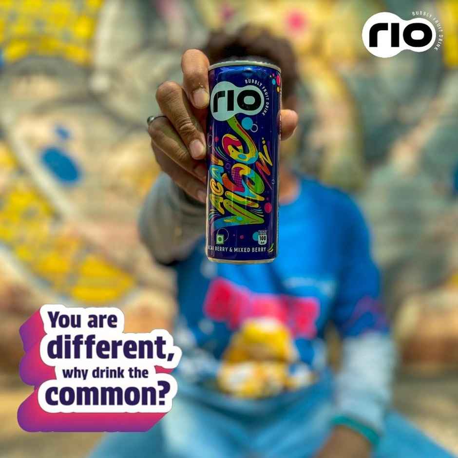 RIO Acai Berry & Mixed Berry Bubbly Fruit Drink Can Combo