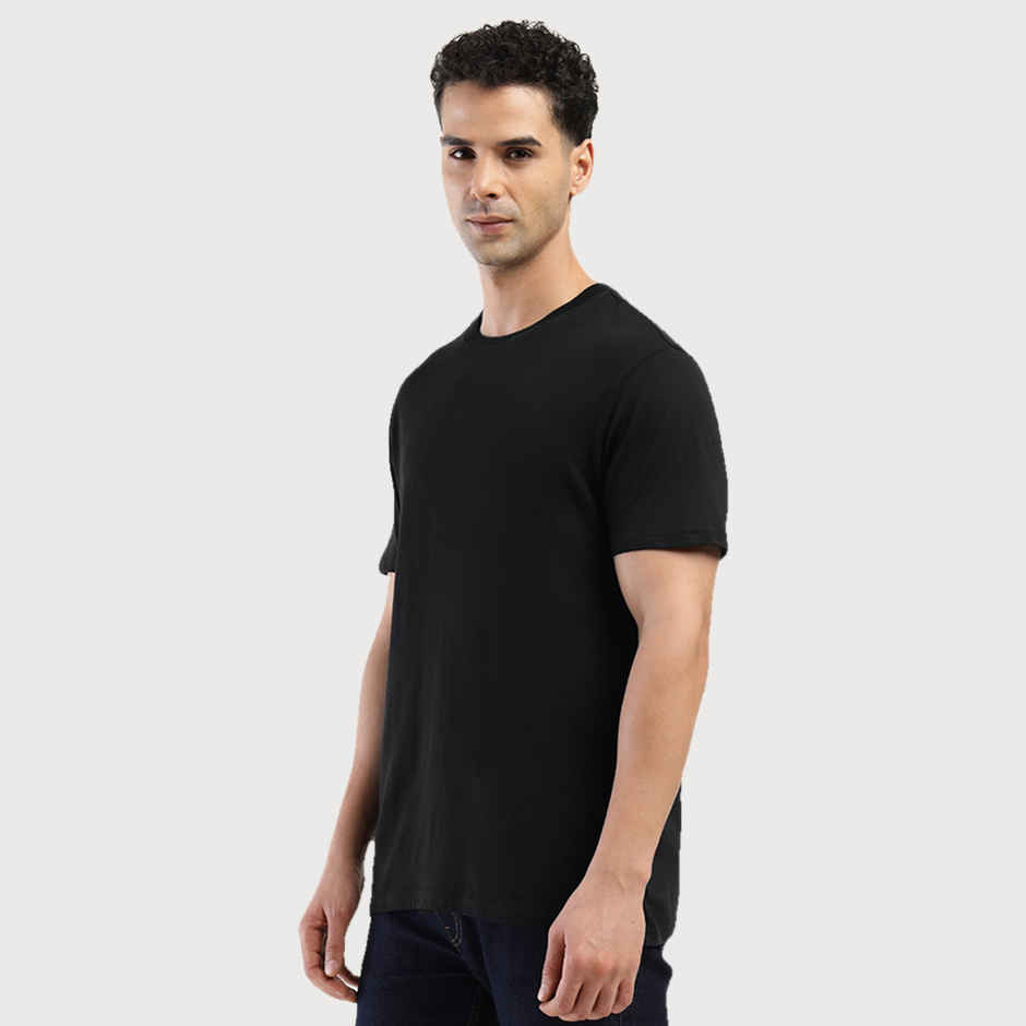 Levi's Men's 100% BCI Cotton Round Neck T-shirt | Black - L