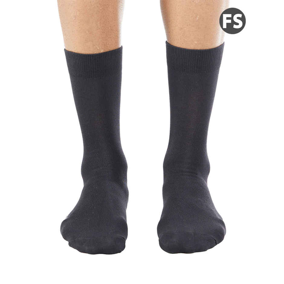 Jockey Men's Solid 100% Cotton Crew Length Socks | Black - Free Size