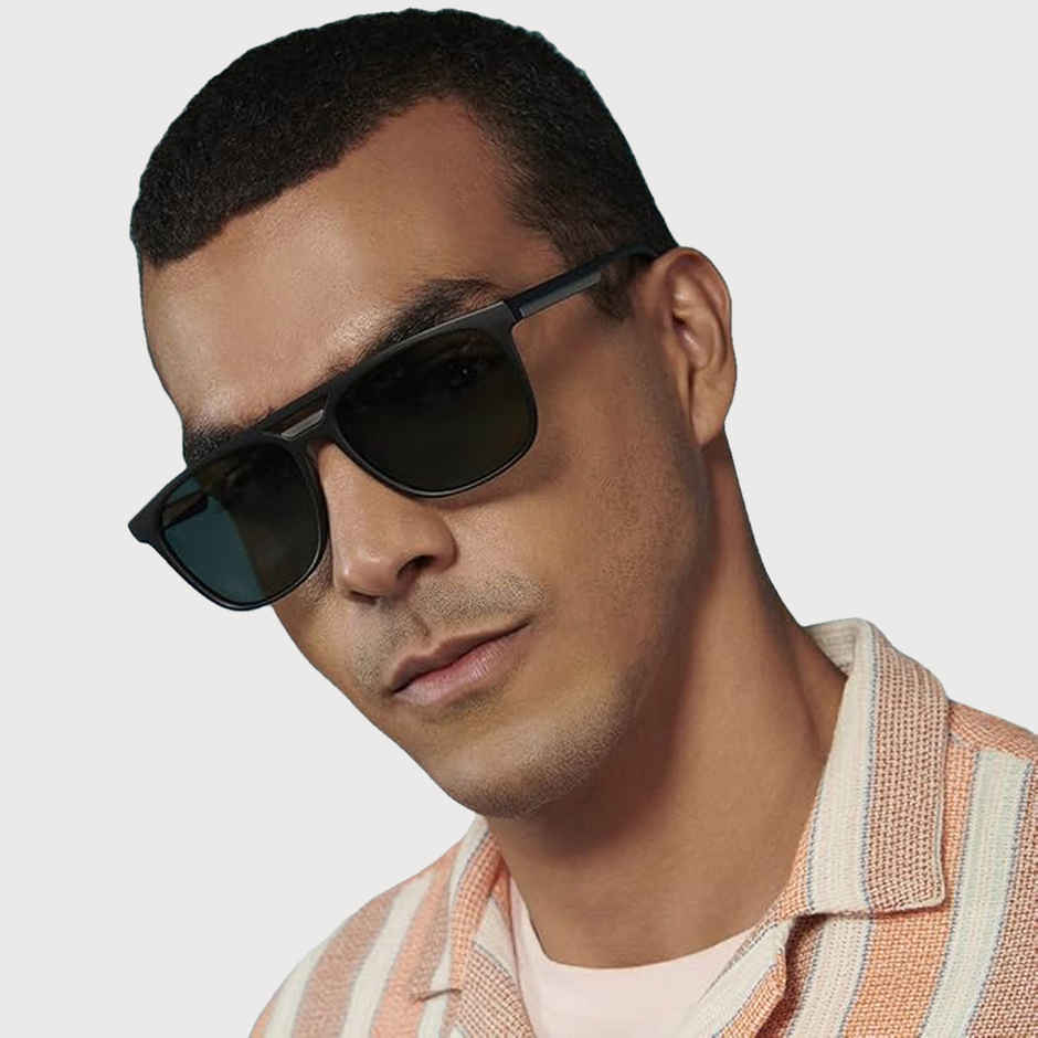 Vincent Chase By Lenskart Unisex Polycarbonate Wayfarer Sunglasses | Black - L