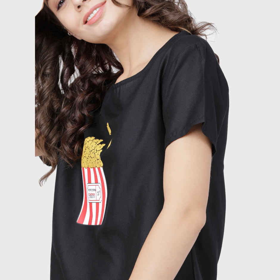 Tokyo Talkies Women's Graphic Printed Round Neck T-Shirt | Black and Red - S