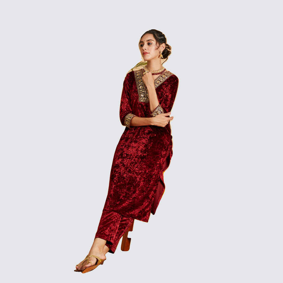 Shae by SASSAFRAS Women's Velvet Straight Kurta | Maroon - L