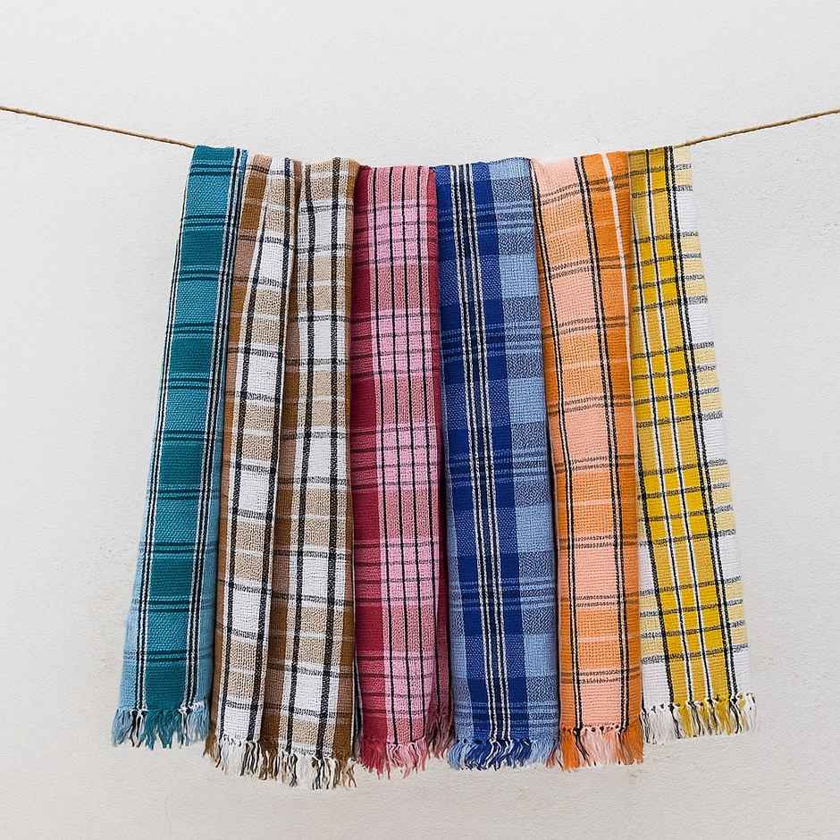 HD Creations Mayura Bath Towel 150cm x 71cm | Color May Vary