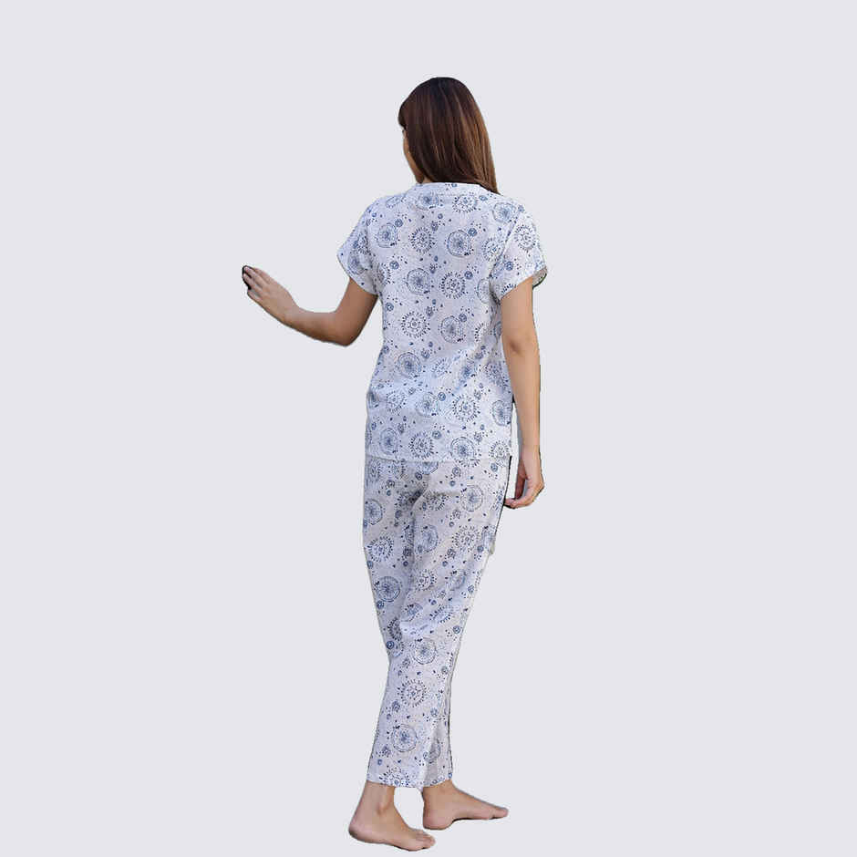 Sanskrutihomes Women Ethnic Motifs Printed Pure Cotton White Night Suit SE-NSP-519 | L