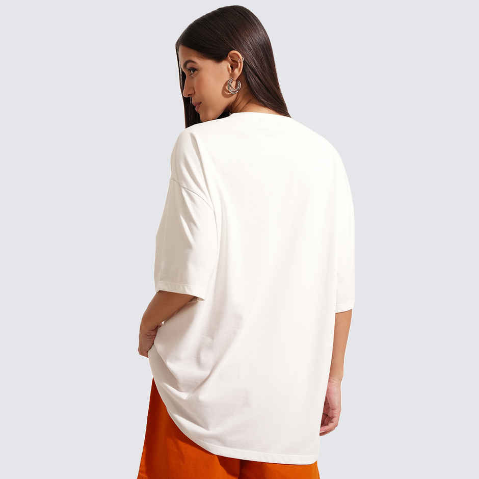 Tokyo Talkies Women's Solid Oversized Fit Chest Print T-shirt | White - L