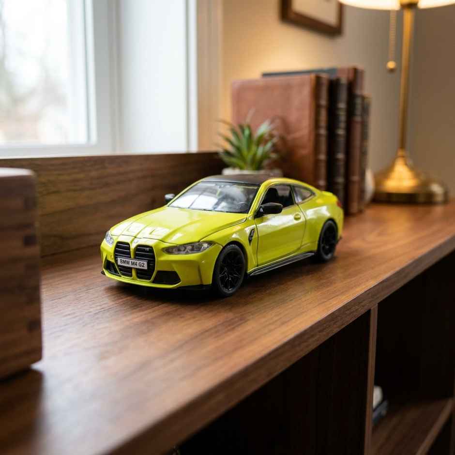 MSZ Licensed 1:32 BMW M4 (G82) Die-cast Vehicle
