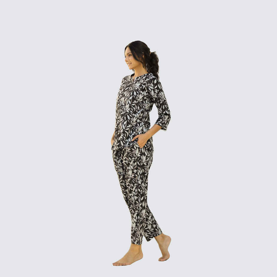 Sanskrutihomes Women Printed Pure Cotton Night Suit | Black - White | XL