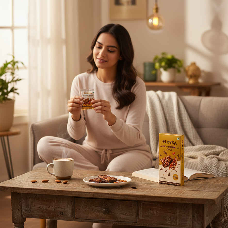 Loyka Almond Brittle Gold Chocolate Box | 43.5 G