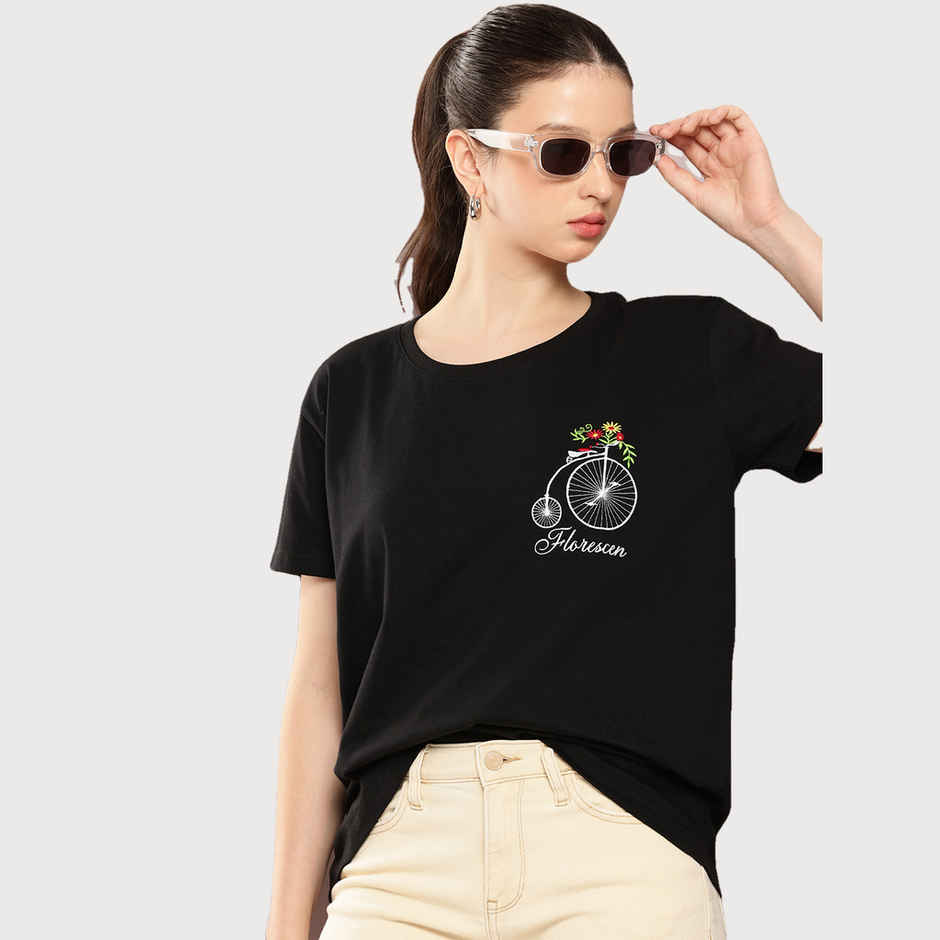 Dillinger Women's Boxy Regular Embroidery Crew Neck T-shirt | Black - M