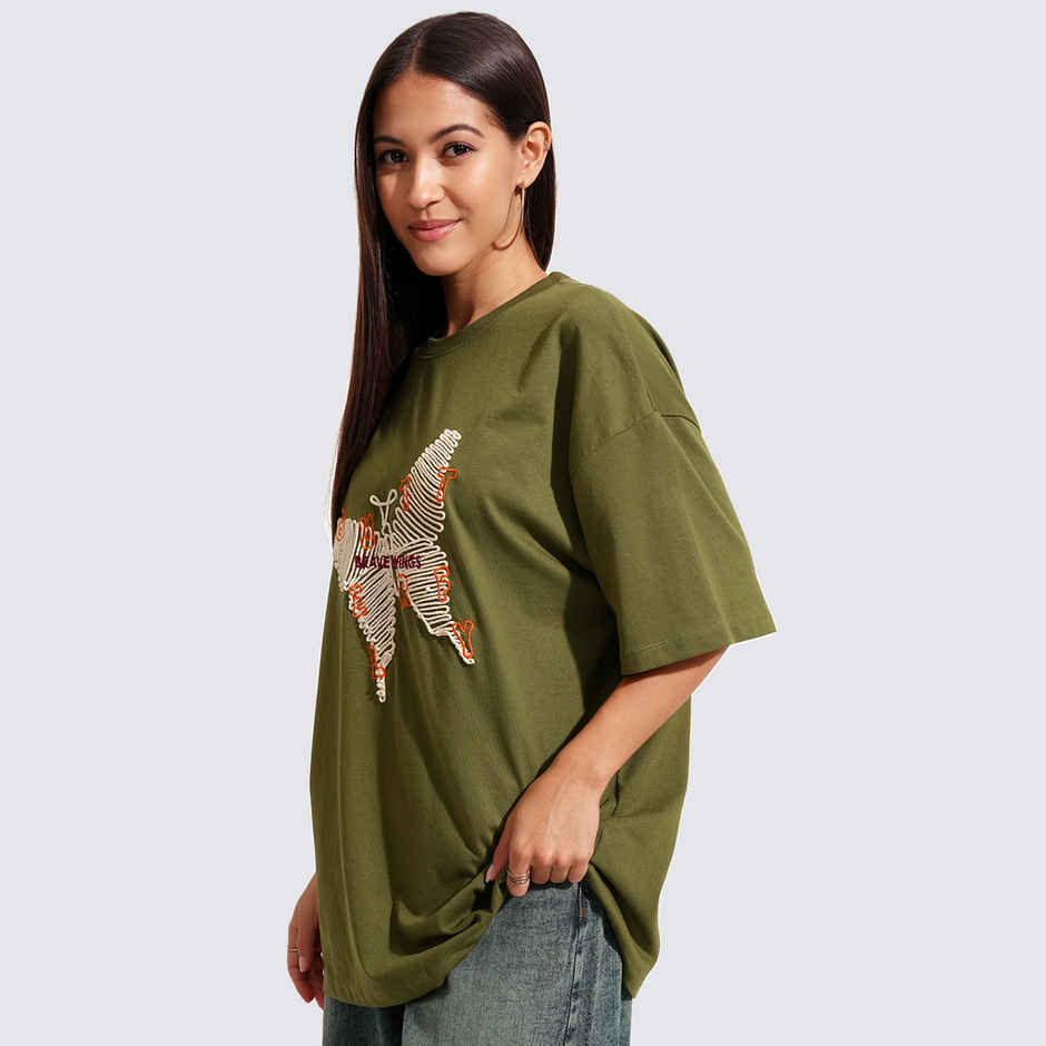 Tokyo Talkies Women's Chest Embroidered T-shirt | Olive - XL