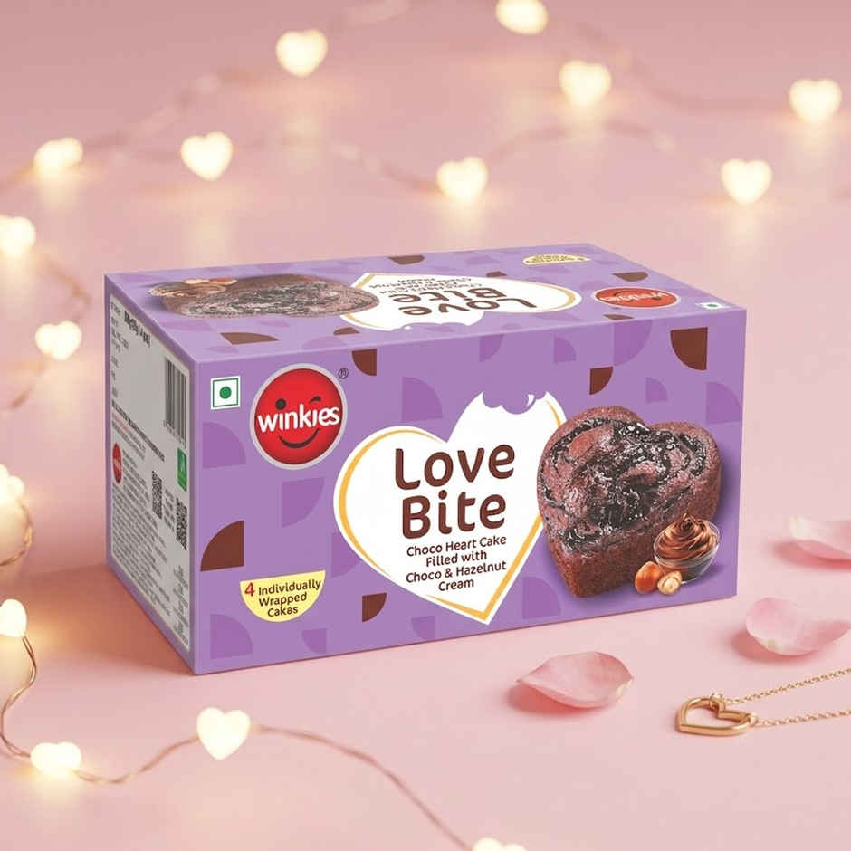 Winkies Love Bite | Choco Heart Cake Filled With Choco & Hazelnut Cream
