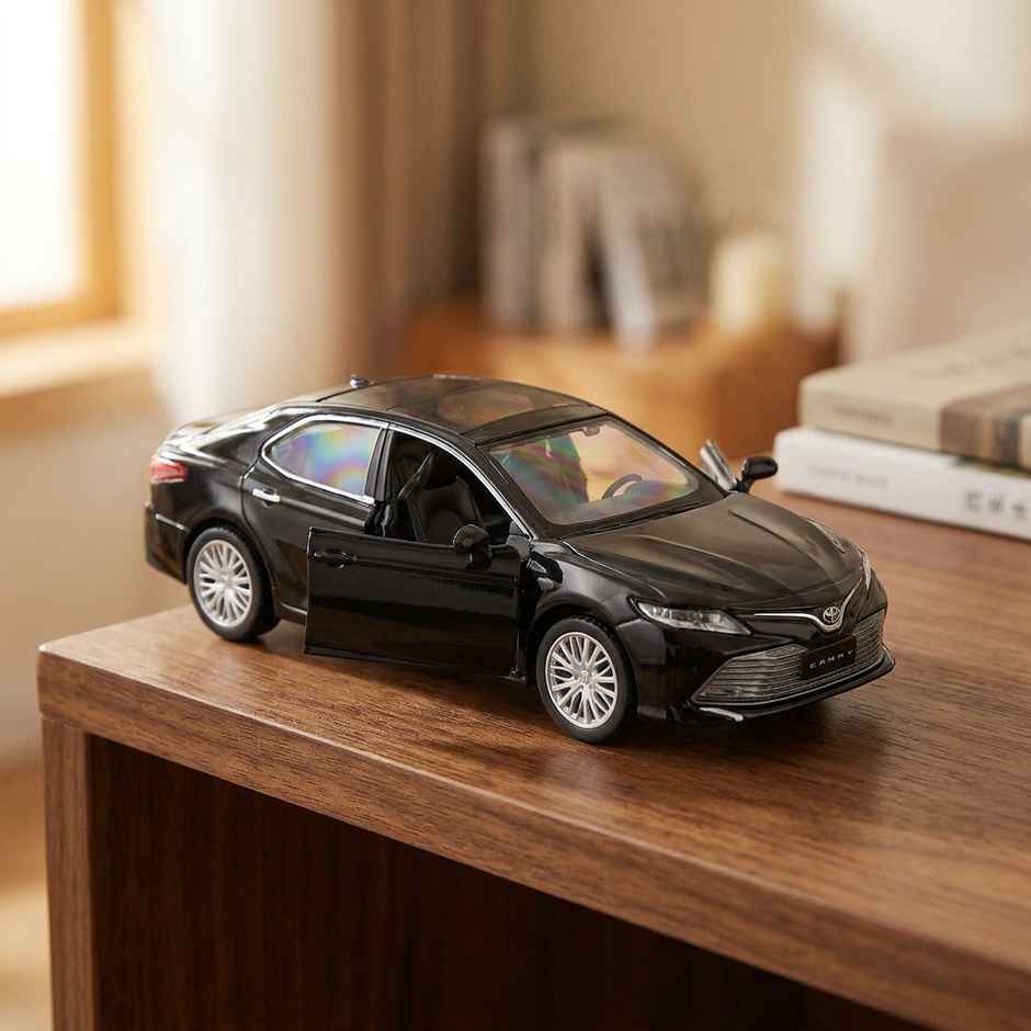 MSZ Licensed 1:32 Toyota Camry Die-cast Vehicle