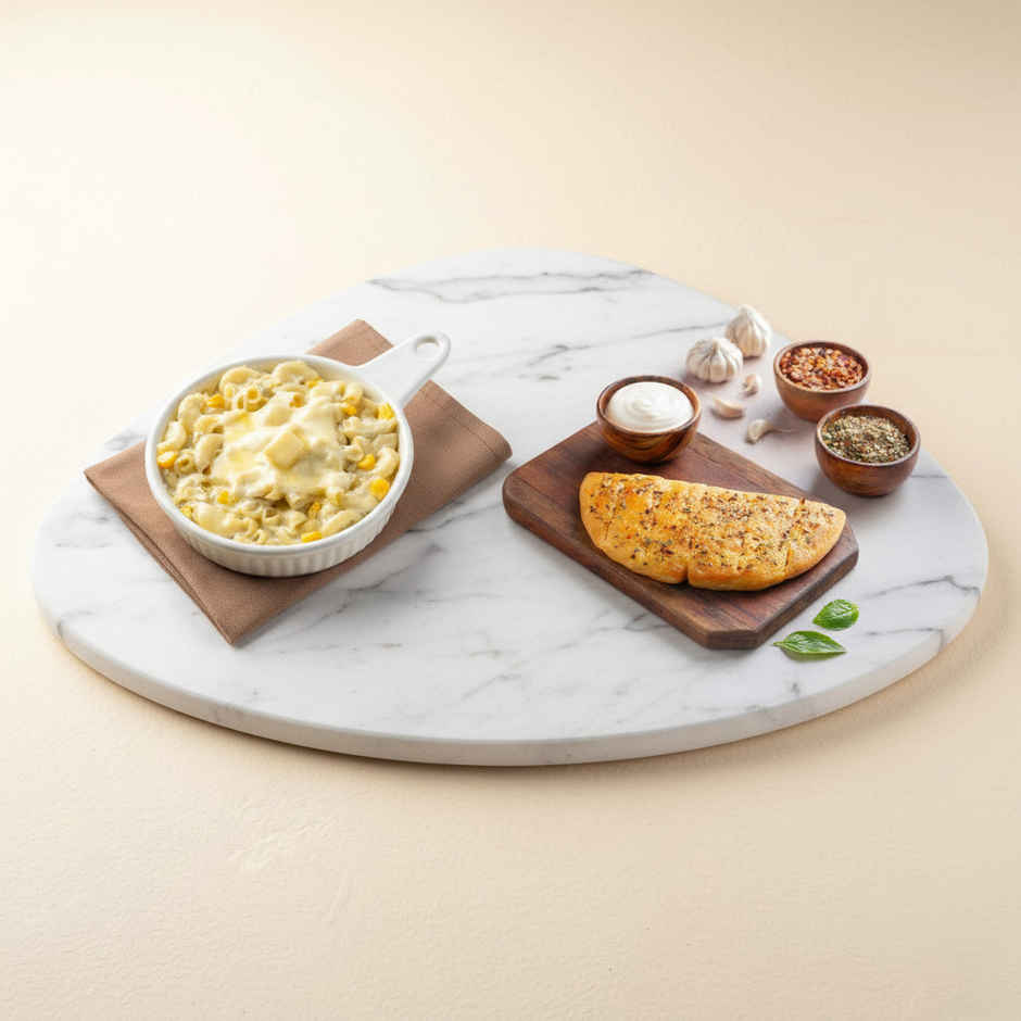 Garlic Bread with Cheese Dip + Mac and Cheese