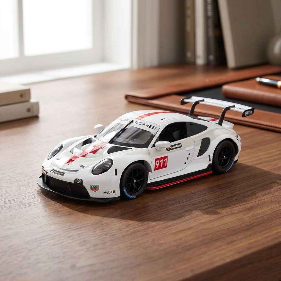 Bburago Licensed 1:24 Model Porsche 911 Rsr Gt