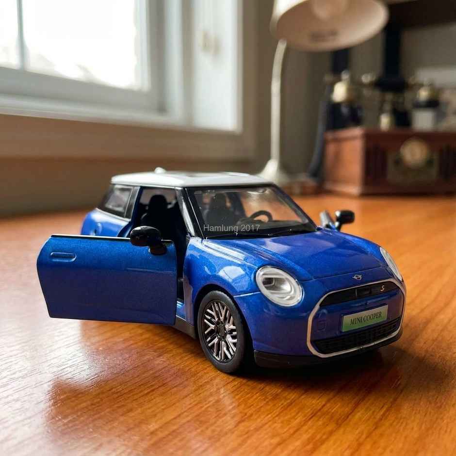 MSZ Licensed 1:32 BMW MINI Cooper Die-cast Vehicle