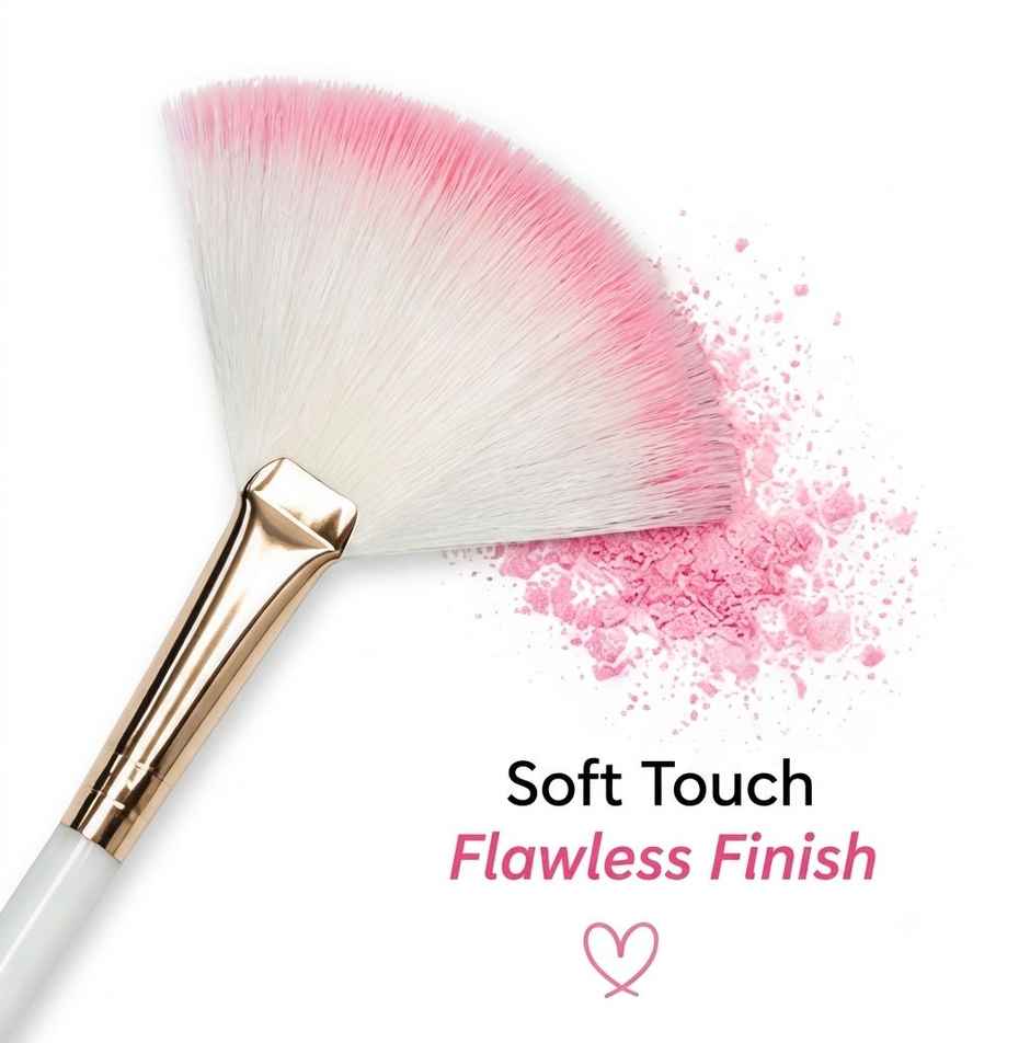 Beautiliss Fan Brush for Highlighter Blush and Finishing Powder