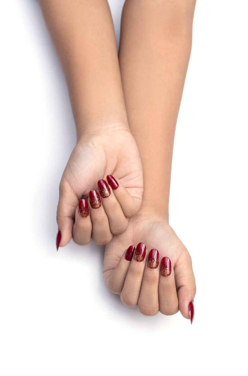 Pep Nails | Red | Glitter | Hand Nails | Round | Glossy Glitter Press On Nails | 24 Nail Tips